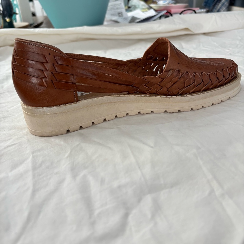 Itzel Huarache Mexican Sandal Hand Made Tooled Slip On Leather Comfy Size 6 - Picture 6 of 14